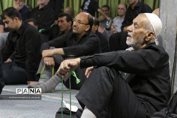 عزاداری مردم شیراز در سومین شب از ماه محرم
