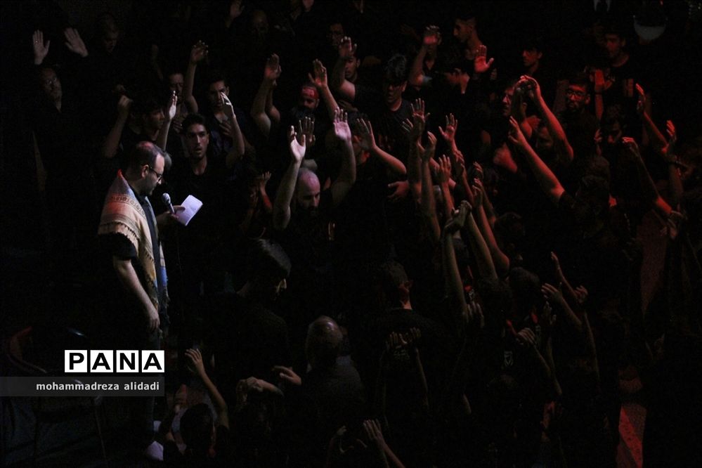 عزاداری مردم شیراز در سومین شب از ماه محرم