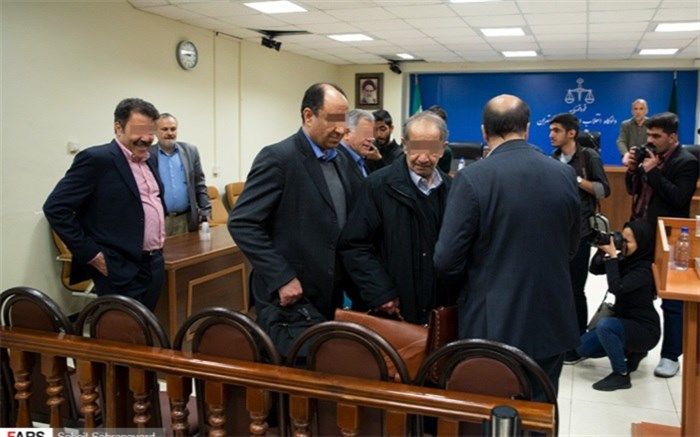 بستن روزنه‌های فساد مقدم بر برخورد قضایی با مفسدان