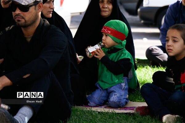 برگزاری باشکوه مراسم شیرخوارگان حسینی در مصلای مشهد