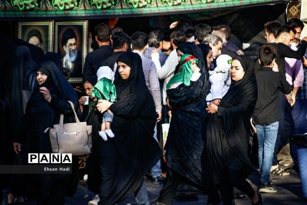 برگزاری باشکوه مراسم شیرخوارگان حسینی در مصلای مشهد