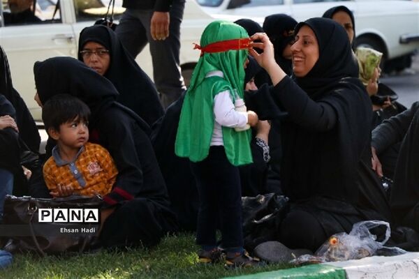 برگزاری باشکوه مراسم شیرخوارگان حسینی در مصلای مشهد