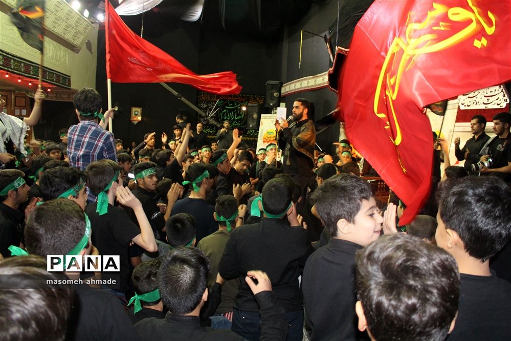 برگزاری مراسم سوگواری احلی من العسل در هیئت انصار شهر کرج