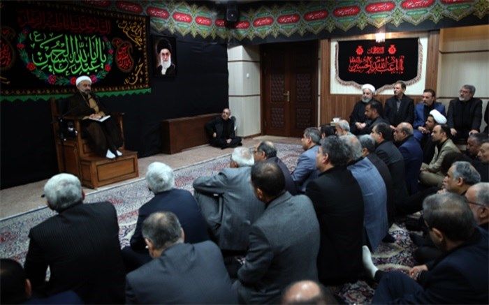 برگزاری مراسم عزاداری حضرت اباعبدالله الحسین (ع) با حضور روحانی