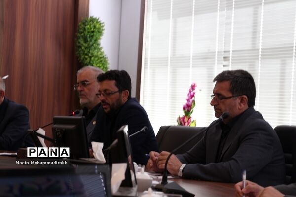 هفدهمین نشست شورای اسلامی خراسان رضوی با مسئولان آموزش و پرورش استان