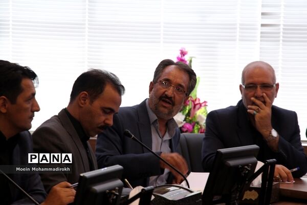 هفدهمین نشست شورای اسلامی خراسان رضوی با مسئولان آموزش و پرورش استان
