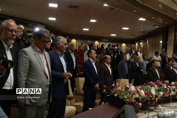 مراسم تقدیر از برگزیدگان کنکور98 شهر تهران