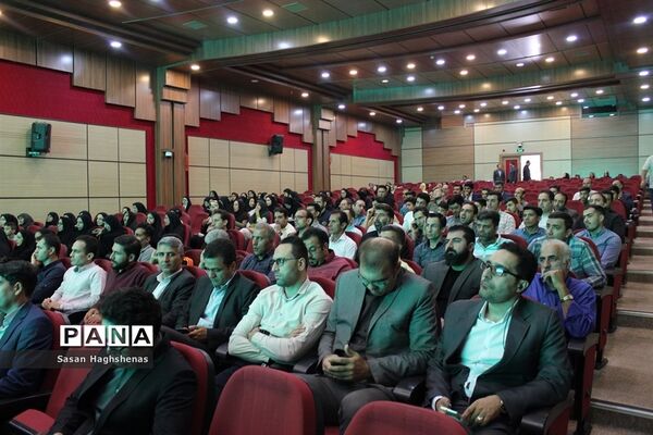 آیین تجلیل ازمعلمان و دانش‌آموزان نام آور مسابقات کشوری در رشته‌های ورزشی