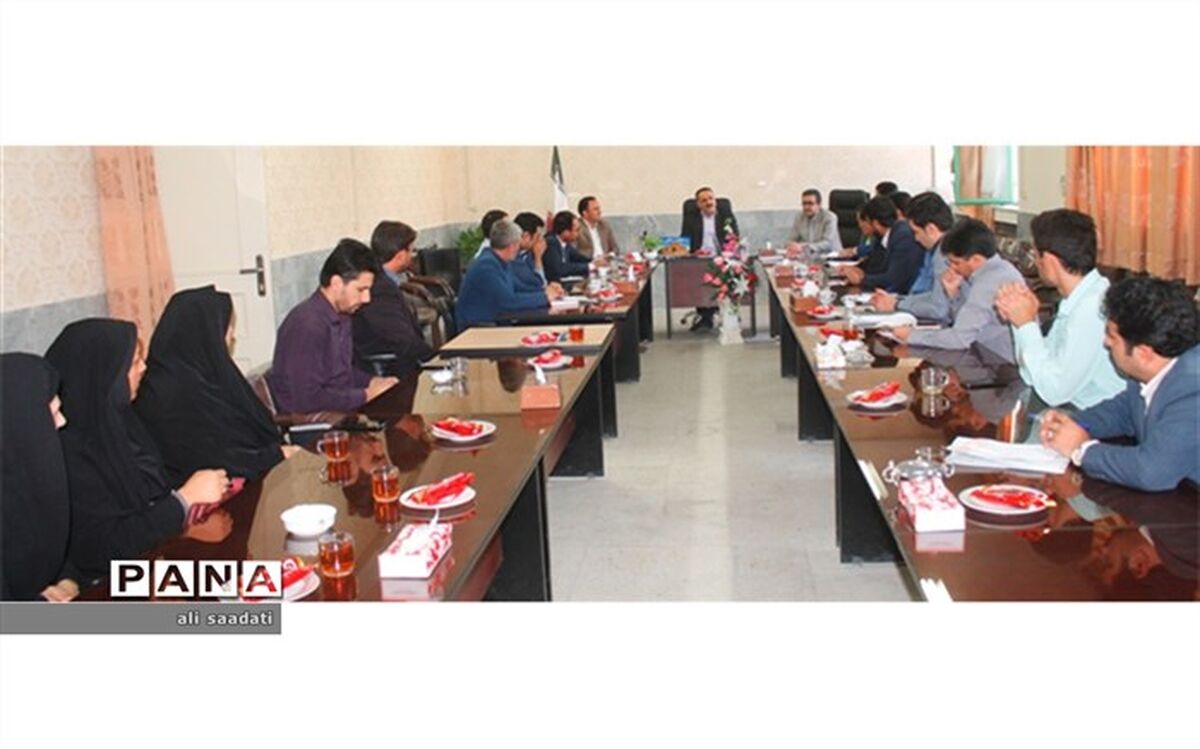 مدیر آموزش و پرورش کلات:موضوع امر به معروف و نهی از منکر یک موضوع مهم و یک وظیفه همگانی است