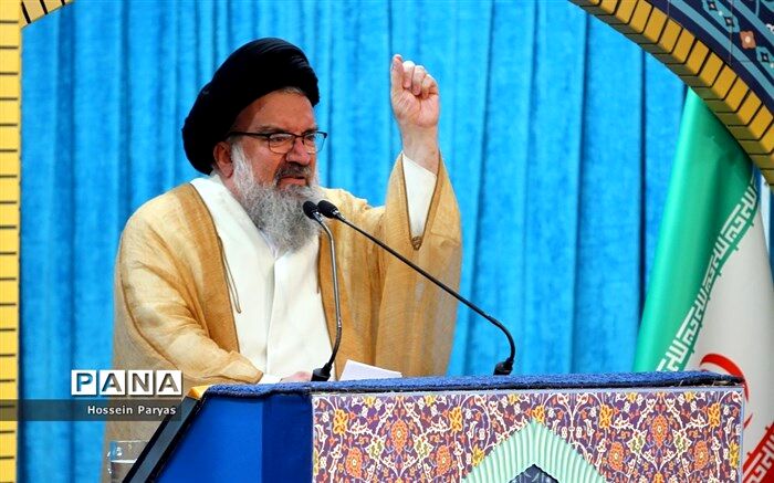 خاتمی: مسئولان حاشیه درست نکنند، با همین قانون اساسی می‌شود مملکت را اداره کرد