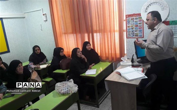 آموزگاران  پایه چهارم ناحیه یک اهواز ، روش های نوین تدریس ریاضی را فراگرفتند