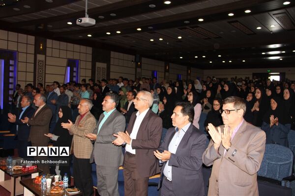 مراسم تجلیل از رتبه های زیر 1000 استان خراسان جنوبی
