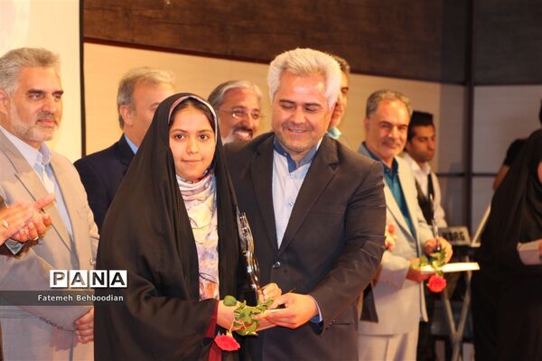 مراسم تجلیل از رتبه های زیر 1000 استان خراسان جنوبی
