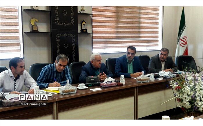 نظارت های لازم بر کیفیت لباس فرم دانش آموزان وجود دارد