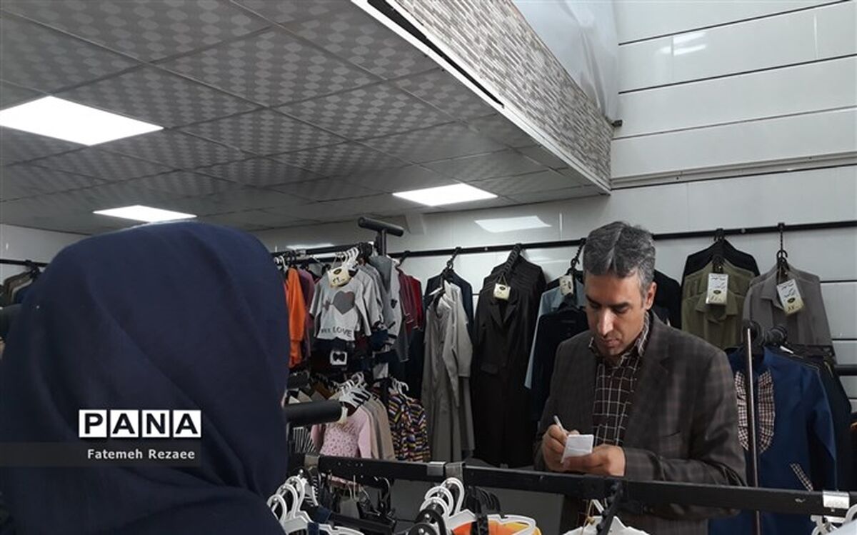از فرایند تولید و  ارائه لباس فرم مدارس به دانش‌آموزان بازدیدبه عمل آمد