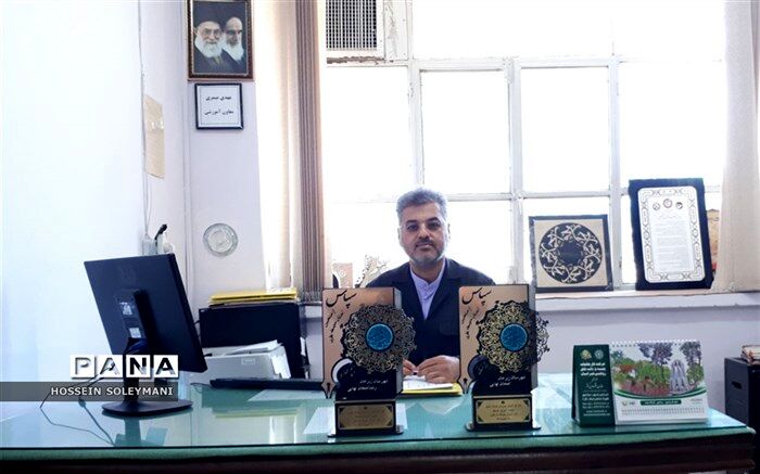 رتبه اول استان توسط  دانش آموزان زبرخان در امتحانات نهایی پایه دوازدهم رشته علوم انسانی