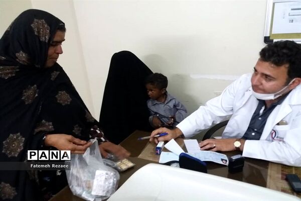 خدمت بی منت کاروان سلامت هلال احمر استان زنجان در مناطق کم‌برخوردار سیستان و بلوچستان