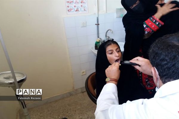 خدمت بی منت کاروان سلامت هلال احمر استان زنجان در مناطق کم‌برخوردار سیستان و بلوچستان
