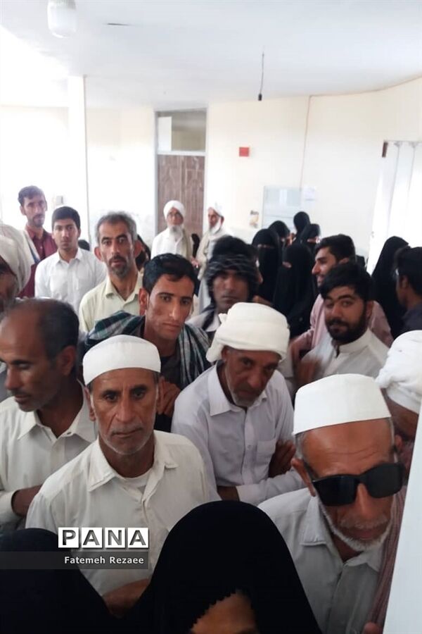 خدمت بی منت کاروان سلامت هلال احمر استان زنجان در مناطق کم‌برخوردار سیستان و بلوچستان