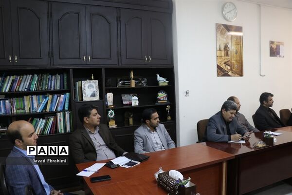 جلسه کارگروه لباس فرم دانش‌آموزی استان خراسان رضوی