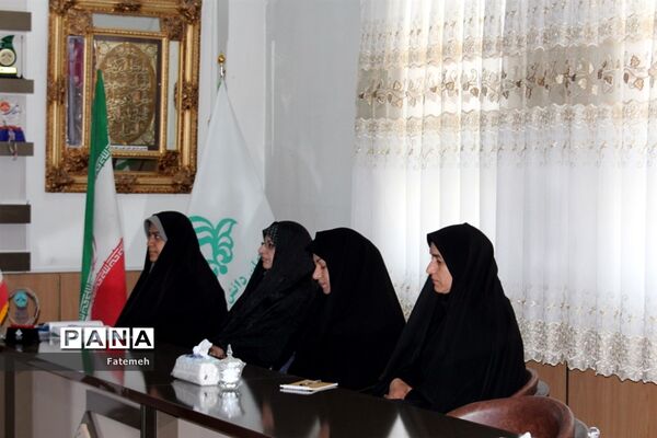نشست توجیهی اعضاء تیم بازرسی و نظارت طرح ساماندهی لباس فرم مدارس