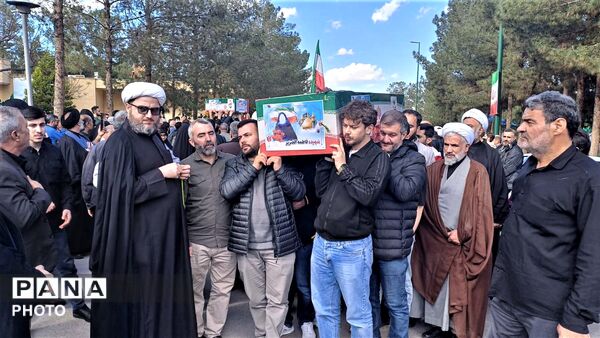 تشییع تابوت های کوچک مهاجر