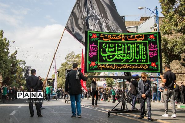 عزاداری خیابانی مردم ارومیه در تاسوعای حسینی