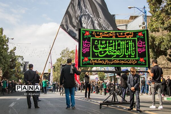 عزاداری خیابانی مردم ارومیه در تاسوعای حسینی