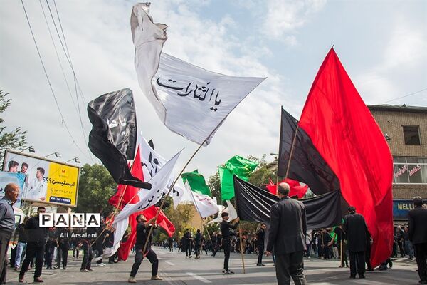 عزاداری خیابانی مردم ارومیه در تاسوعای حسینی