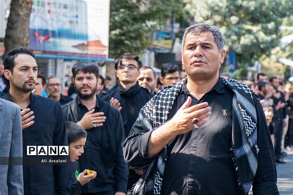 عزاداری خیابانی مردم ارومیه در تاسوعای حسینی