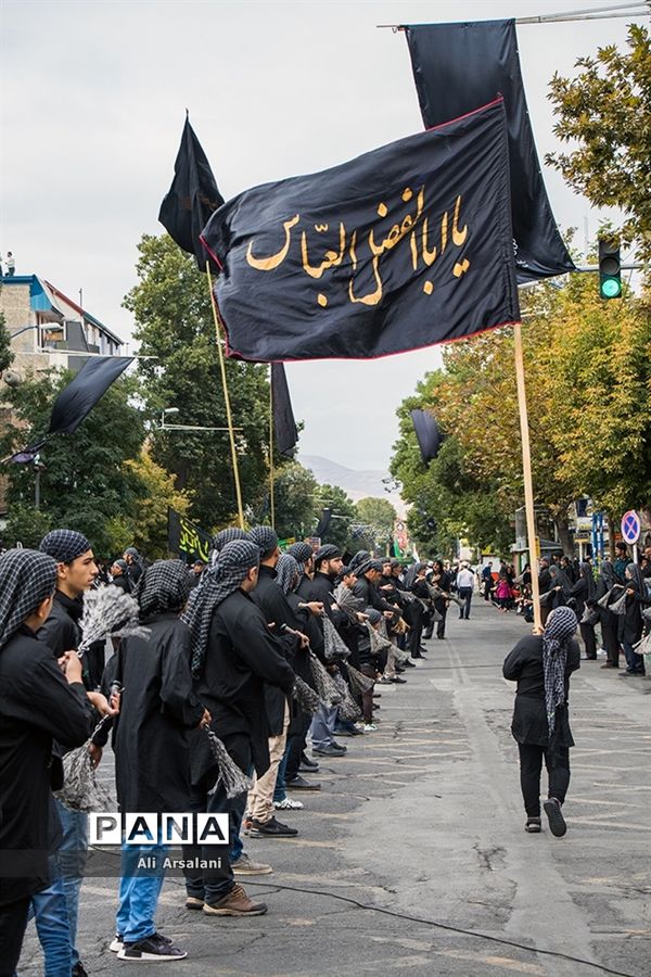 عزاداری خیابانی مردم ارومیه در تاسوعای حسینی