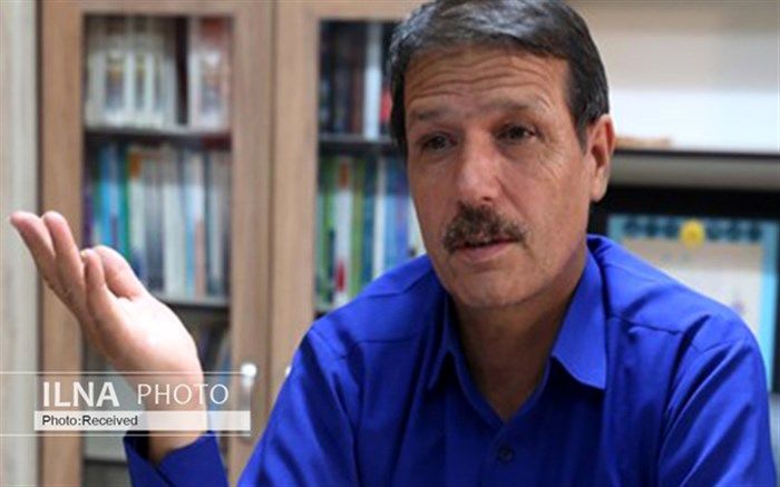 باید مراقب بود ساحت شعر آیینی با آدمهای کم سواد به نام مداح اهل بیت  آسیب نبیند