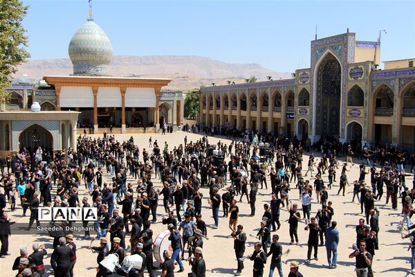عزاداری هیات قشقایی‌های مقیم شیراز در ظهر تاسوعای حسینی