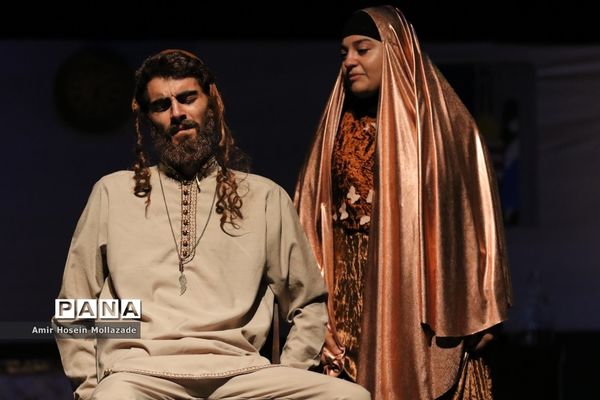 اجرای نمایش « لای لای گوزومون نوری »