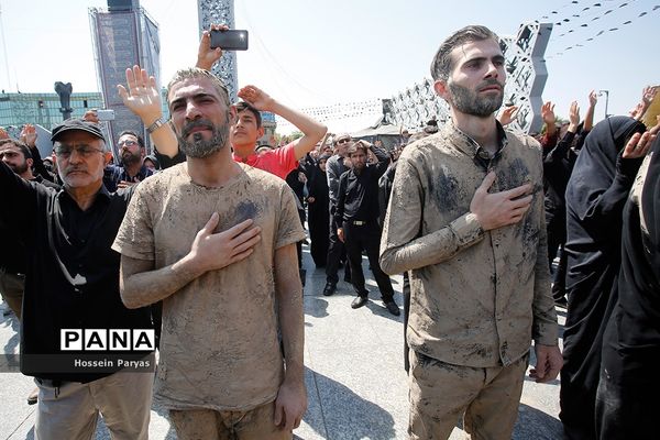 عاشورای حسینی در میدان امام حسین (ع)