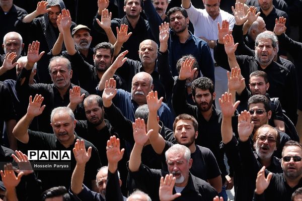 عاشورای حسینی در میدان امام حسین (ع)