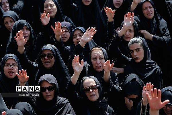 عاشورای حسینی در میدان امام حسین (ع)