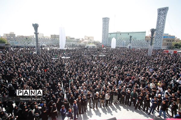 عاشورای حسینی در میدان امام حسین (ع)
