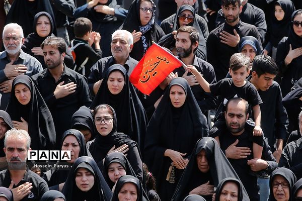 عاشورای حسینی در میدان امام حسین (ع)