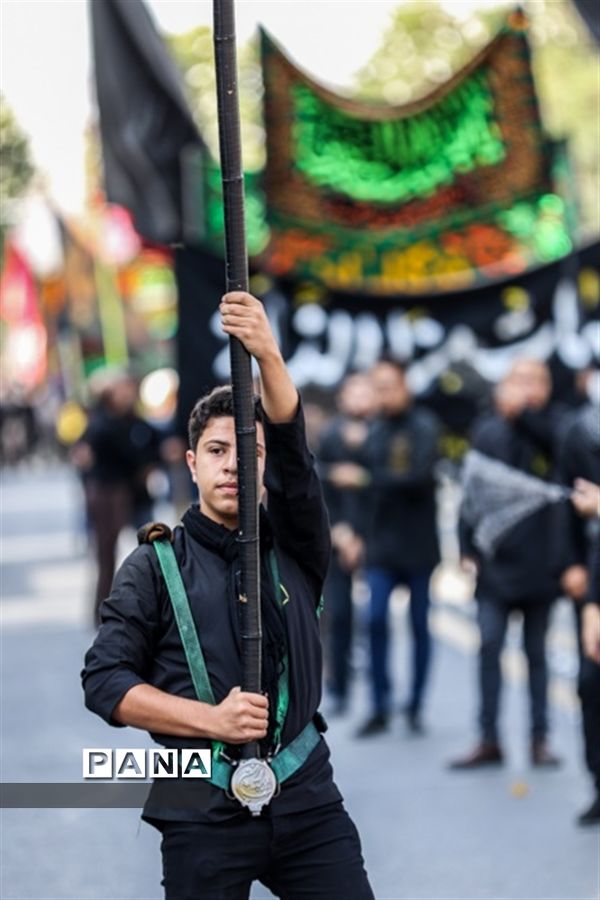 عزاداری خیابانی مردم ارومیه در عاشورای حسینی