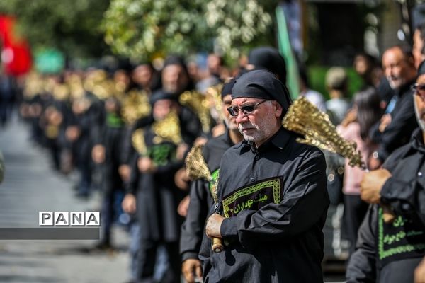 عزاداری خیابانی مردم ارومیه در عاشورای حسینی