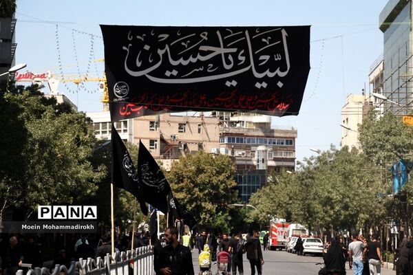 مراسم عزاداری روز عاشورا در مشهد مقدس