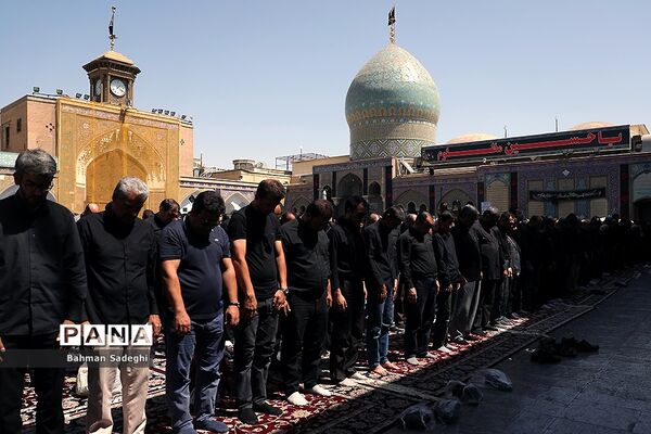 مراسم عزاداری و نماز ظهر عاشورا در حرم حضرت عبدالعظیم