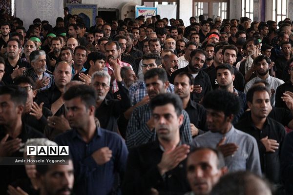 برگزاری نماز ظهر عاشورا در جزیره کیش