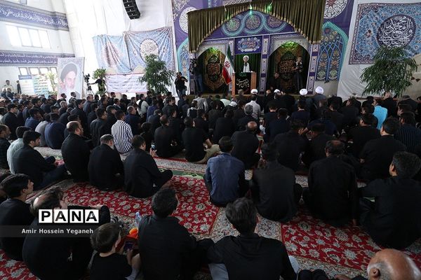 برگزاری نماز ظهر عاشورا در جزیره کیش