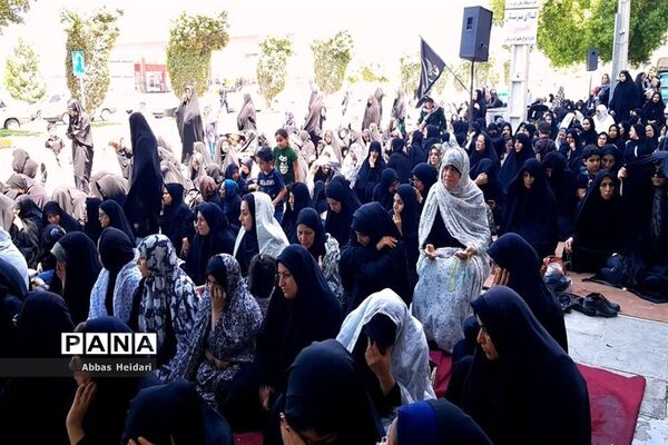 نماز ظهر روز عاشورا در محله بهمنی بوشهر