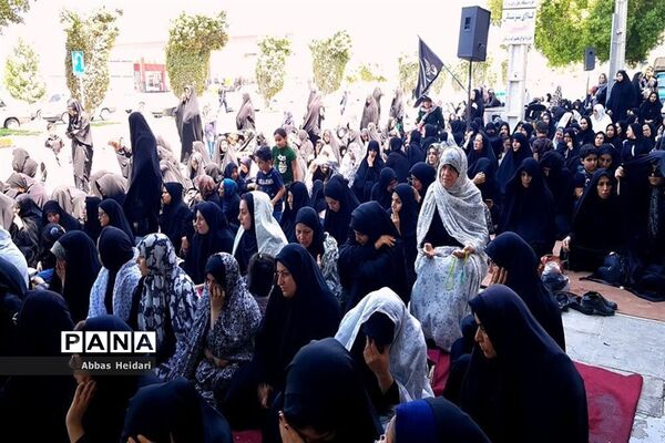 نماز ظهر روز عاشورا در محله بهمنی بوشهر