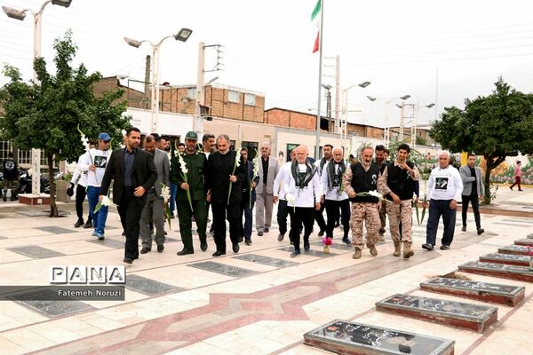 رکاب‌زنی دوچرخه‌سواران بسیجی مازندران به سمت مشهد