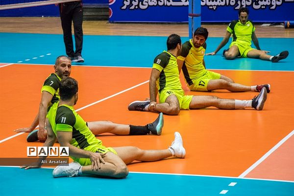 تمرین تیم والیبال شهرداری ارومیه