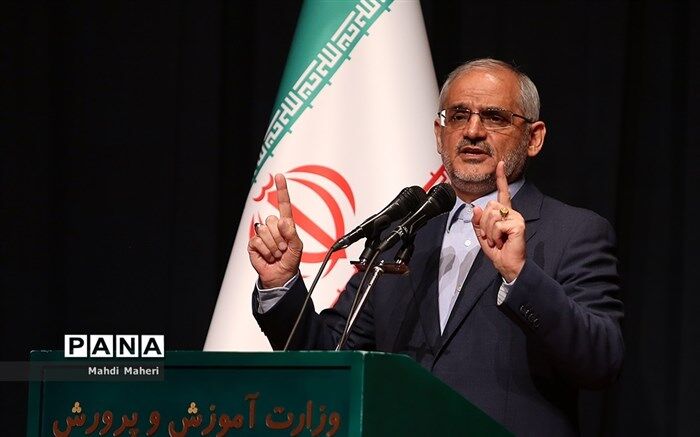 حاجی‌میرزایی: آماده‌‌کردن انسان‌ها برای مشارکت در جامعه و زیست شرافتمندانه وظیفه نظام تعلیم‌ و‌ تربیت است
